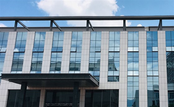 玻璃幕墻找誰(shuí)做靠譜