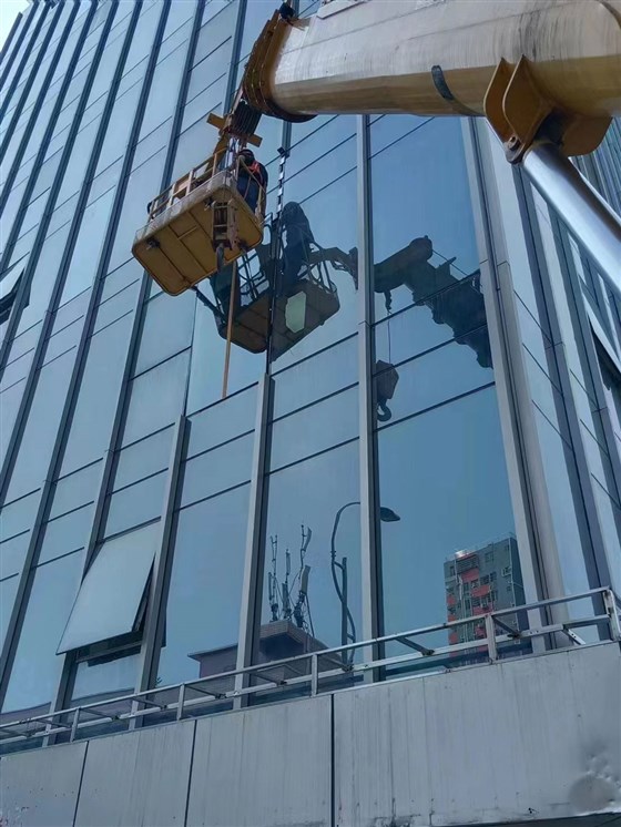 東莞高空玻璃更換
