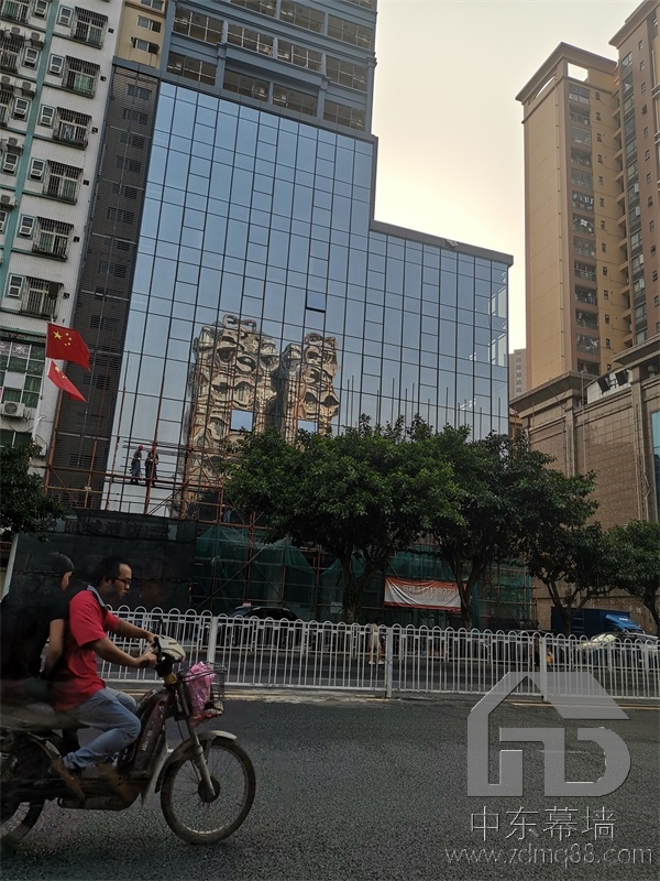 鋁板幕墻建筑與傳統(tǒng)建筑的區(qū)別？