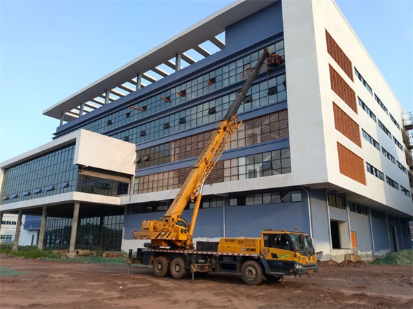 隱框玻璃幕墻玻璃板塊脫落原因分析 ，看完一目了然-中東幕墻